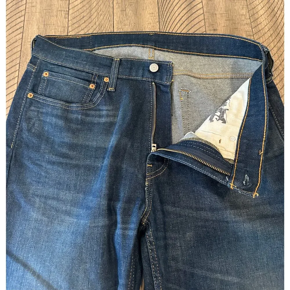 Levis add versatility